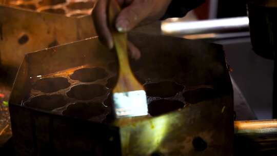 南京传统风味特色美食小吃梅花糕的制作过程