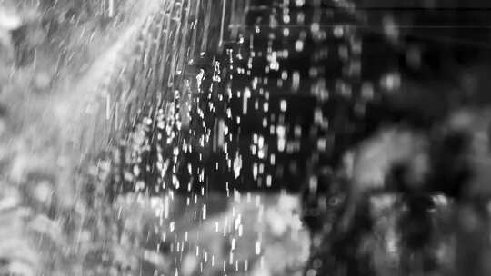 雨天建筑屋檐水滴下雨意境视频素材模板下载