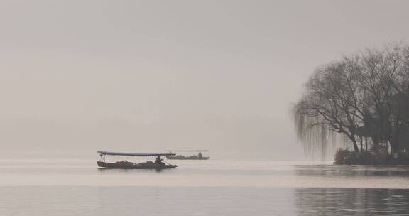 杭州西湖冬季清晨晨雾空镜
