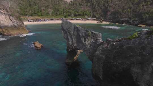 HDR印尼佩尼达岛钻石海滩海蚀洞风光视频素材模板下载