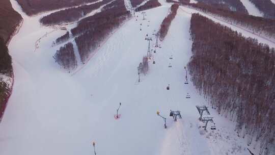 高山雪场雪道滑雪