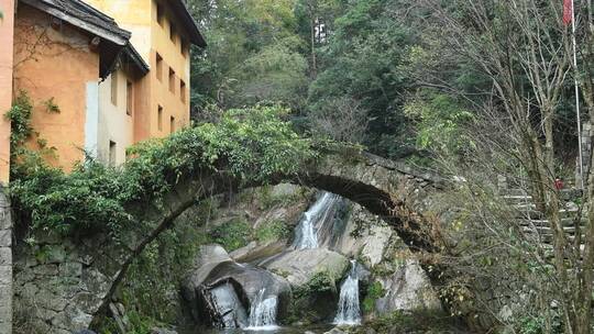 天台山石梁飞瀑瀑布水流