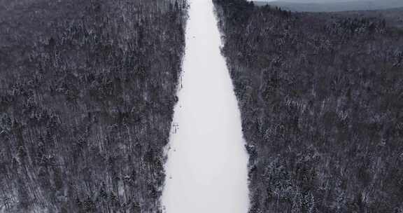 航拍黑龙江伊春梅花山滑雪场雪景