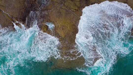 沙滩海浪俯瞰视角