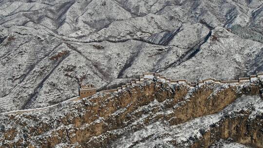 雪后的长城震撼雪景航拍