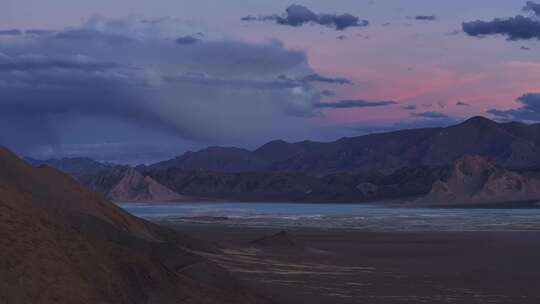 西藏阿里风景