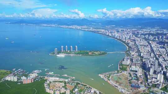 海南三亚城市蓝天白云建筑凤凰岛全景海岸线