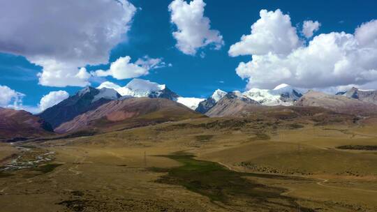 4k航拍西藏317国道雪山视频素材