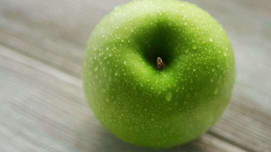 水滴绿熟苹果