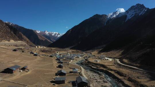 西藏219察瓦龙目若村
