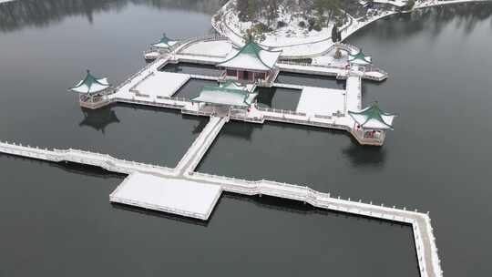 武汉东湖风景区碧潭观鱼雪景航拍