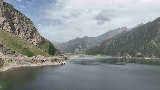 新疆空镜头-草原和湖水