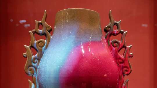 钧瓷作品《风火瓶》中国工艺美术馆视频素材模板下载