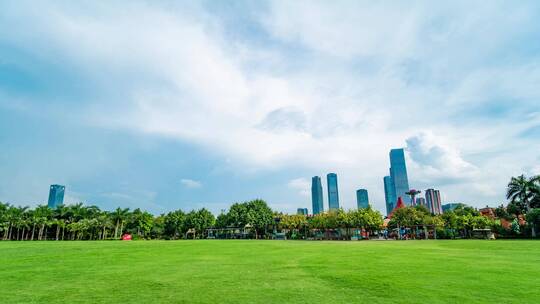 广西南宁东盟商务区城市广场草坪延时