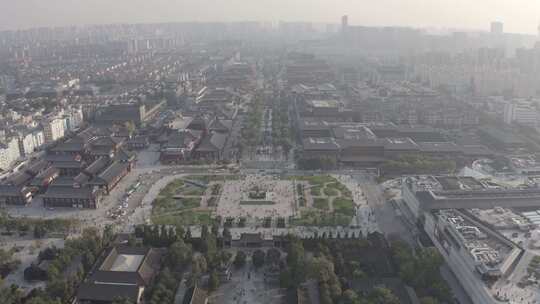 航拍视角下的西安大雁塔全景