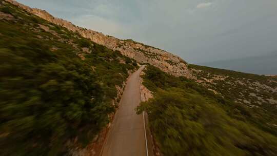 FPV无人机航拍公路山脉森林日出海岛撒丁岛