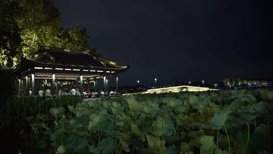 杭州西湖景区断桥夜景