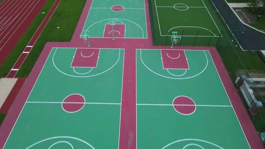 学校操场篮球场足球场4K航拍视频素材模板下载