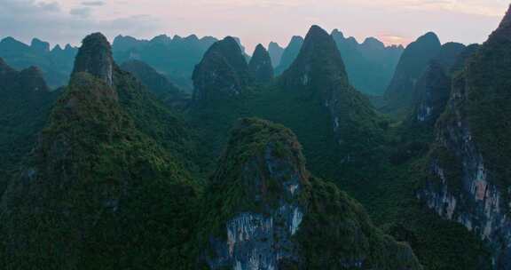 日落时分的桂林山水