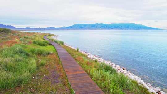 新疆赛里木湖秋天自然风景航拍