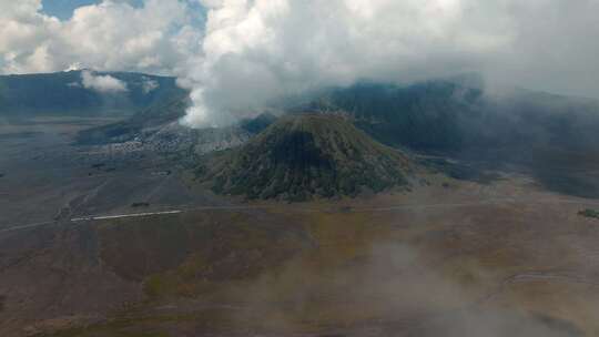 航拍Bromo火山云海