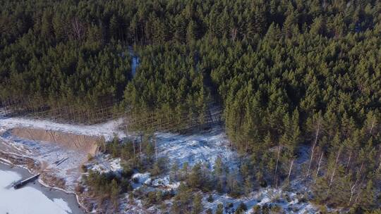 航拍冬天雪后美丽的山峰森林草原 高清4K