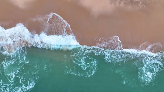 4K大海海岸线浪花拍打沙滩视频素材模板下载