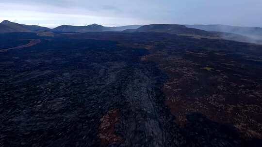 火山喷发岩浆涌动爆发实拍FPV无人机航拍