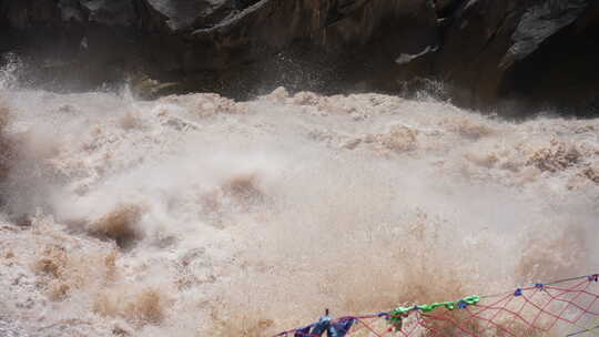 云南虎跳峡汹涌江河湖海高清视频