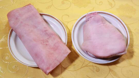 猪蹄和猪皮胶原蛋白肉皮冻原料