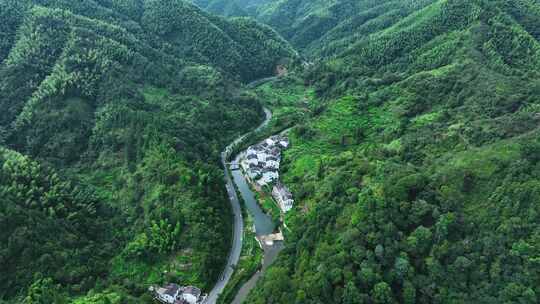 航拍山沟村庄