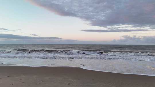 海边沙滩海浪