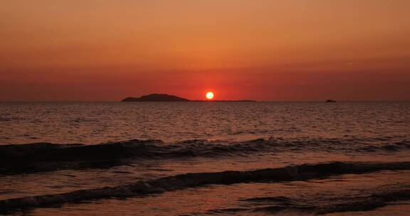 夕阳下的大海