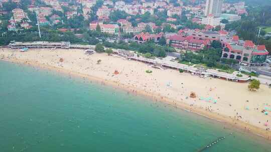 海滨城市沙滩鸟瞰景象