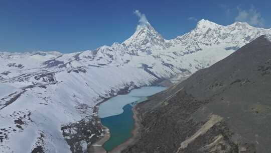 西藏山南洛扎秘境库拉岗日边境徒步航拍