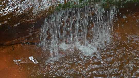 岩壁流水水流