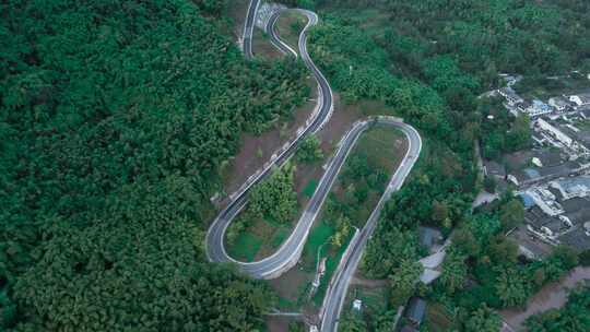 航拍崇山峻岭里的盘山公路