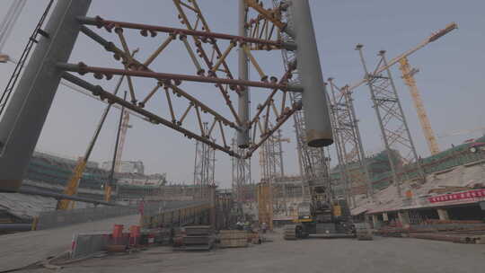 北京工人体育馆建筑工地施工吊装场景视频素材模板下载