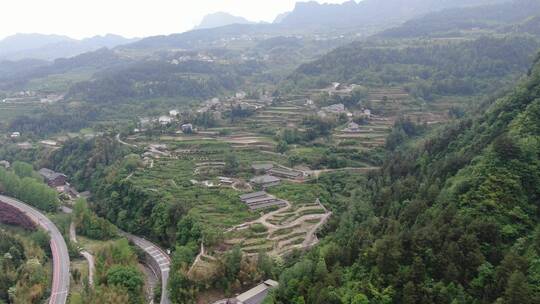 航拍大山农村