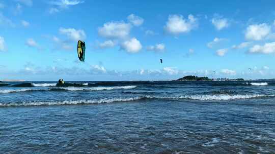 滑翔伞冲浪运动