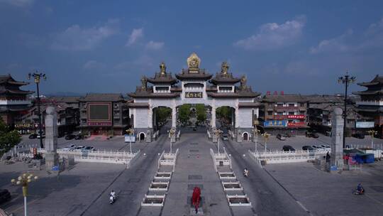 镇平石佛寺飞跃国际玉城大门