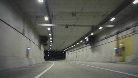 穿过明亮的隧道视频素材模板下载