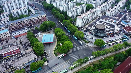 疫情航拍核酸检测大车_1