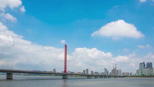 蓝天白云下的杭州西兴大桥延时摄影