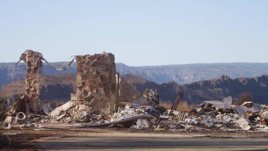 拍摄了营地大火后天堂加州的毁灭