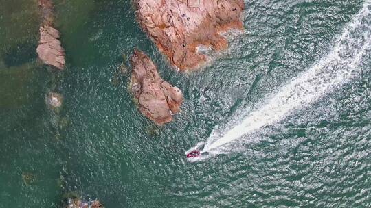 4K航拍青岛小麦岛游艇快艇摩托艇2022俯拍