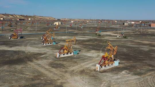 新疆克拉玛依油田百里油区