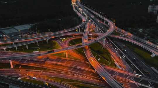 4K-夜景城市高架桥上的车流