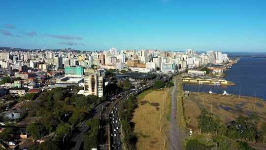 巴西阿雷格里港。巴西城市天际线地标。市中心的建筑