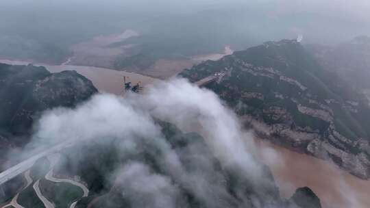 河流山川云雾桥梁建设风景航拍